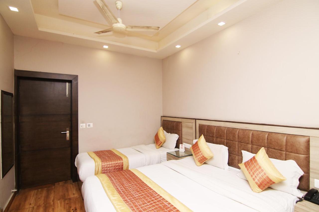 Oyo 23603 Hotel Merry Gold New Delhi Exterior photo